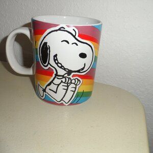 Peanuts Smiling Snoopy Mug-- Adorable-- NEW- no tags---